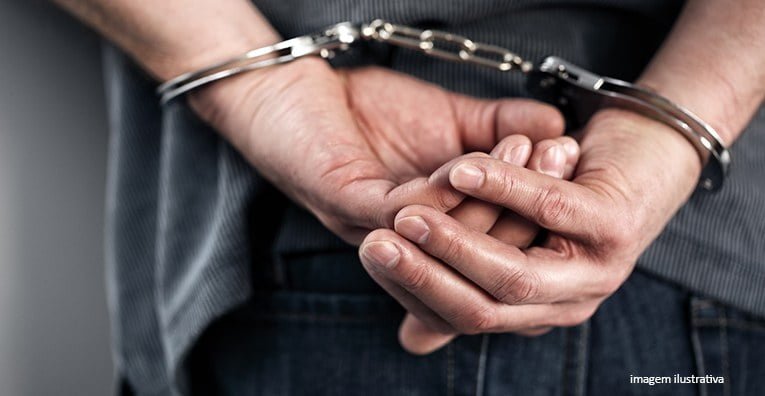 Júri de Brasília condena réu a 21 anos de prisão por feminicídio