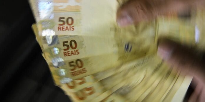 1716309849_real_moeda_dinheiro_mcajr_2904223675.jpg