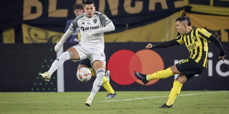Atlético cai diante do Peñarol e perde invencibilidade na Libertadores
