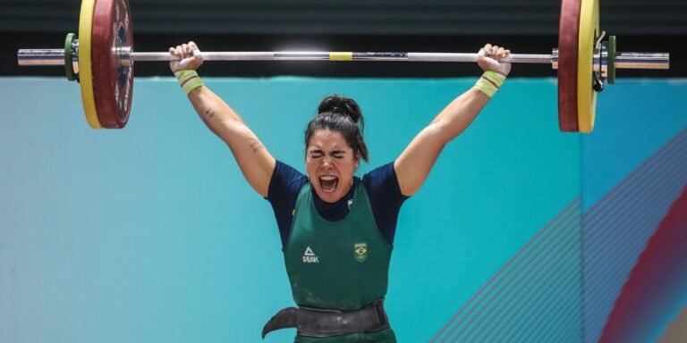 Amanda Schott confirma vaga no levantamento de peso em  Paris 2024