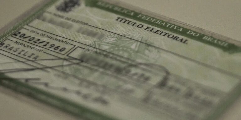 Hoje é último dia para regularizar ou transferir título de eleitor