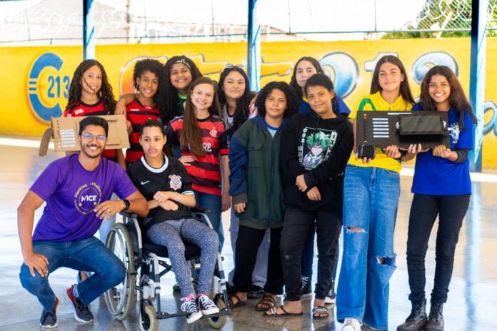 Projeto-A-voz-da-Ana-CEF-213-de-Santa-Maria-foto-capa.jpg