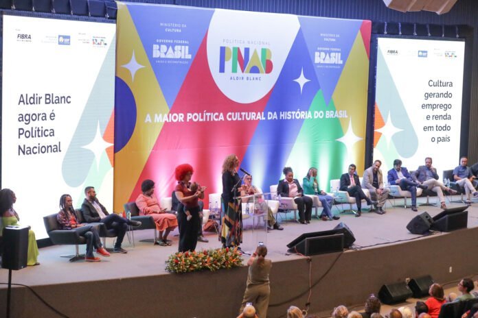 8.7.-Materia-Lei-Aldir-Blanc.-Foto-Divulgacao-Secec2.jpg