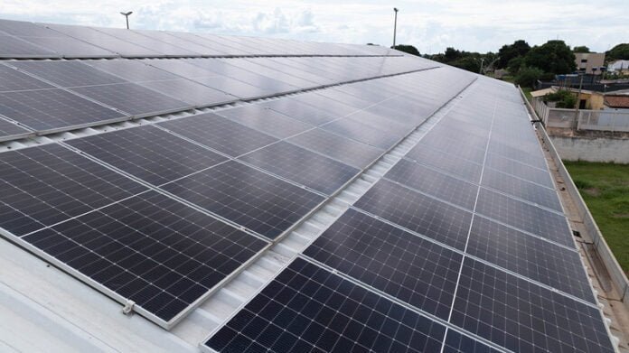 CEF-11-do-Gama-recebeu-a-instalacao-de-80-placas-fotovoltaicas-Foto-Anderson-Parreira-AGencia-Brasilia-3.jpg