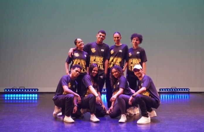 SECTI-ALUNOS-DO-BASILEU-FRANCA-REPRESENTAM-BRASIL-EM-MUNDIAL-DE-HIP-HOP.jpeg