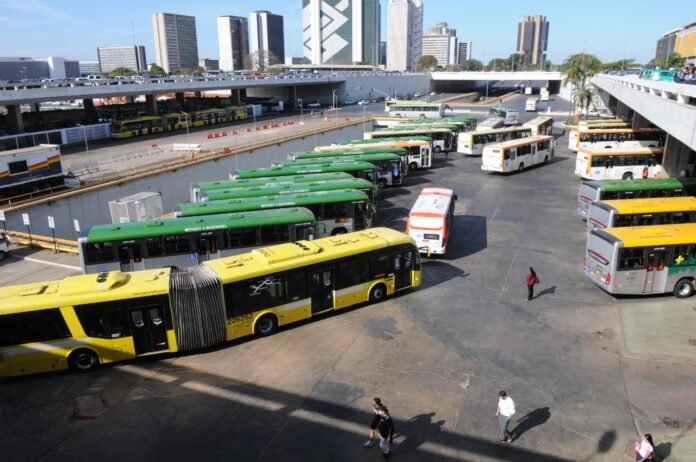 15.8.-Materia-Semob.-onibus_Foto-Paulo-H-CarvalhoAgencia-Brasilia-1.jpeg