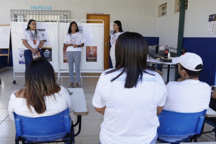Foto-1-Grupo-Antitabagismo-UBS-3-Sao-Sebastiao.-Foto-Jhonatan-Cantarelle_Agencia-Saude-DF-3.jpg