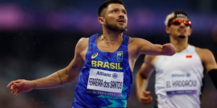 petrucio_ferreira_ouro_atletismo_paralimpiada_2024.jpg