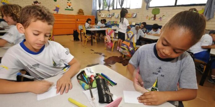 1725966859_arquivo_escola.jpg