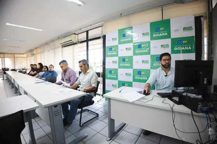 Equipe-do-programa-Nota-Fiscal-Goiana_Economia.jpeg-1.webp.webp