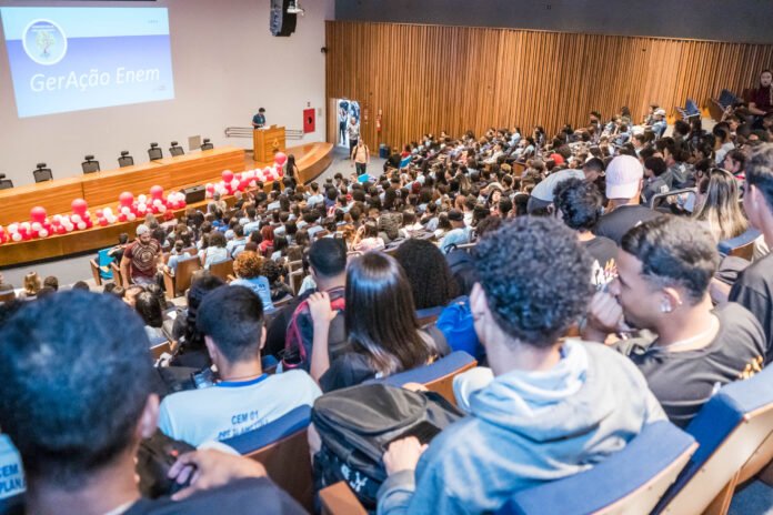 Primeira-edicao-do-Programa-GerAcao-Enem-promove-aulao-para-alunos-da-rede-publica-foto-capa.jpg