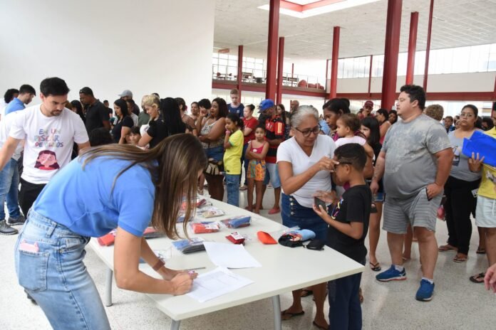 Projeto-Em-um-Piscar-de-Olhos-entrega-294-oculos-para-alunos-de-Ceilandia-e-Samambaia-foto-capa-scaled.jpg