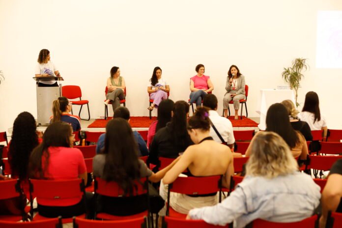 8.11.-VII-Jornada-Academica-discute-novos-caminhos-para-Rede-de-Atencao-Psicossocial-do-DF.-Foto-Jhonantan-Cantarelle-Agencia-Saude-DF-1.jpg
