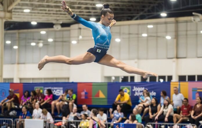 Ginastica-artistica-atletas-que-treinam-no-CEM-Setor-Leste-disputarao-finais-por-aparelhos-foto-3-e1732123523676.jpg