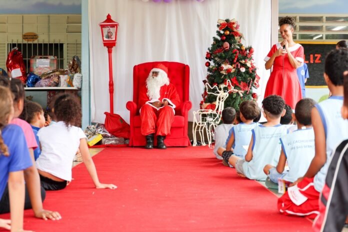15.12.-Natal-SEEDF.-Foto-Felipe-de-Noronha-SEEDF.jpg