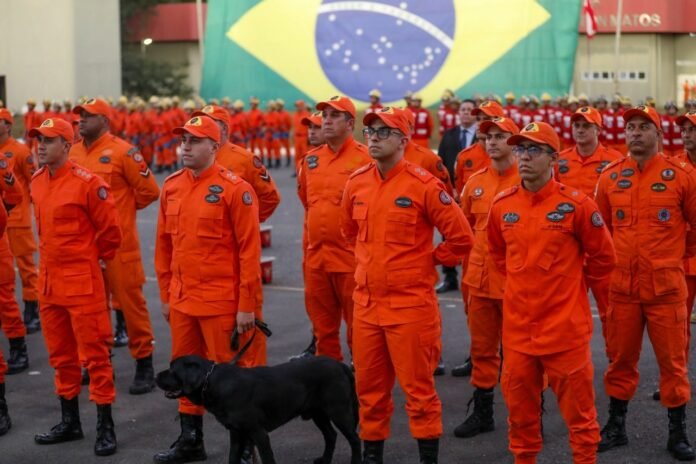 28.12.-Materia-Bombeiros.-Foto-Joel-Rorigues-Agencia-Brasilia.jpg