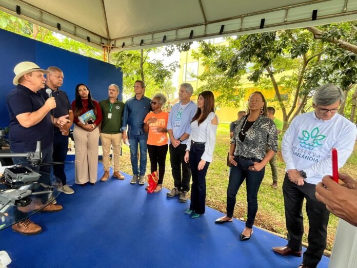 5.12.-Acao-ambiental-em-Brazlandia.-Foto-Divulgacao-Instituto-Brasilia-Ambiental4-scaled.jpg