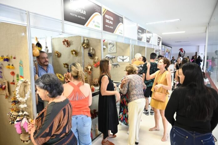 Goias-Feito-a-Mao-tera-edicao-de-Natal-na-Praca-Civica-2-1024x683.jpeg