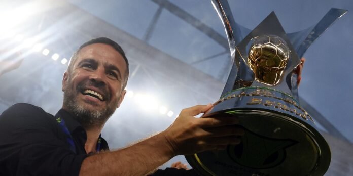 arthur_jorge_tecnico_do_botafogo_2024.jpg