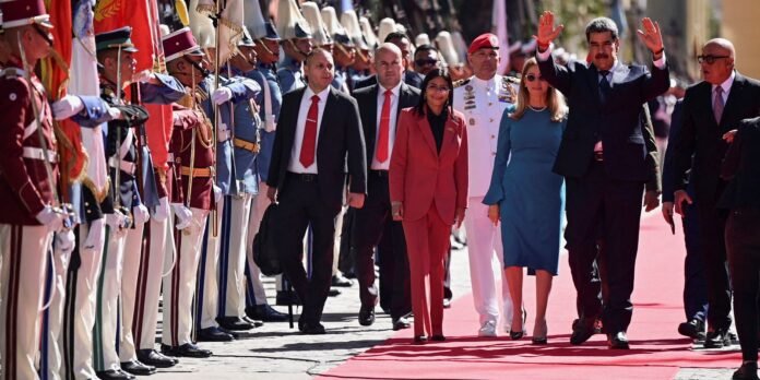 posse_nicolas_maduro_05.jpg