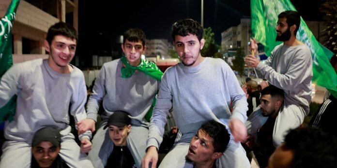2023-11-26t185524z_707438659_rc26l4ah8lgq_rtrmadp_3_israel-palestinians-prisoners-5.jpg