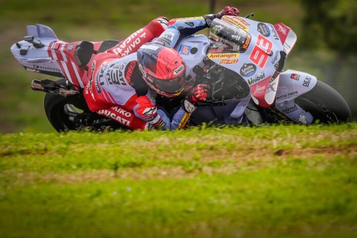 Piloto-do-MotoGP-na-pista_Divulgacao-MotoGP.jpeg