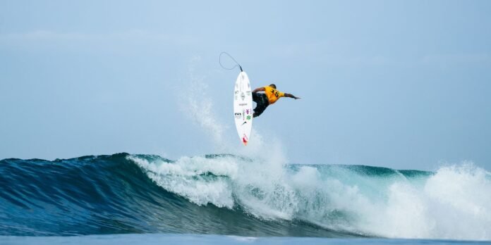 italo_ferreira_25elsal_ah1_1713_aaron_hughes.jpg