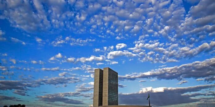 brasilia_congresso_nuvens_e_0416202217_2.jpg