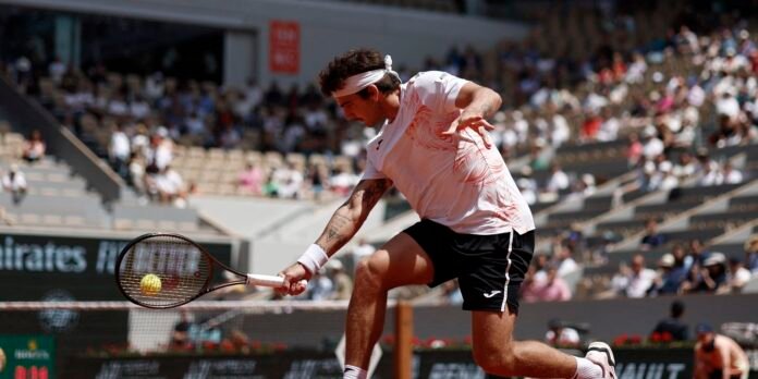 thiago_wild_tenista_vence_medvedev_roland_garros.jpg