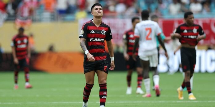 2025-06-29t220915z_1602410714_up1el6t1pjdop_rtrmadp_3_soccer-club-fla-fcb.jpg