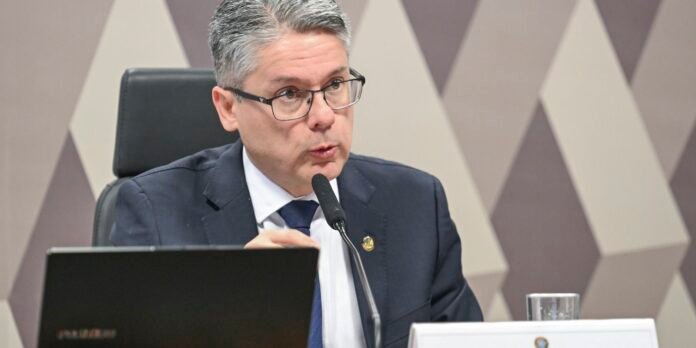 1764773331_alessandro_vieira.jpg