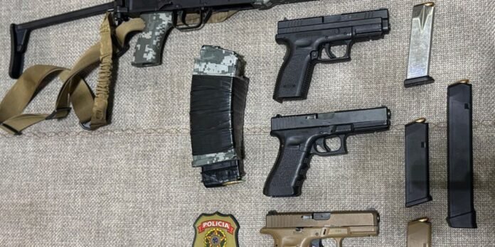 policia_apreende_fuzis_e_granadas_em_acao_contra_o_crime_organizado.jpg