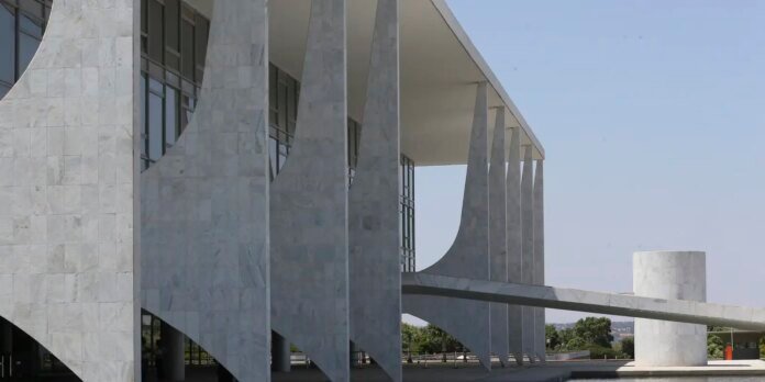 1768249272_fachada_do_palacio_do_planalto_antcrz_abr_2709221136.jpg