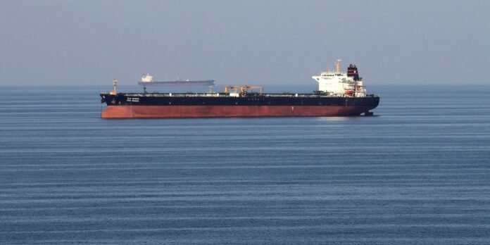 2026-03-02t135147z_1_lynxmpem210wq_rtroptp_4_ira-crise-petroleo-ue.jpg