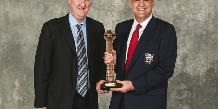 para_mim_larry_bird_e_o_melhor_jogador_de_todos_os_tempos._oscar_schmidt_2024.jpg