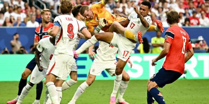 2026-07-11t234450z_1520490715_up1em7b1tyobo_rtrmadp_3_soccer-worldcup-nor-eng.jpg
